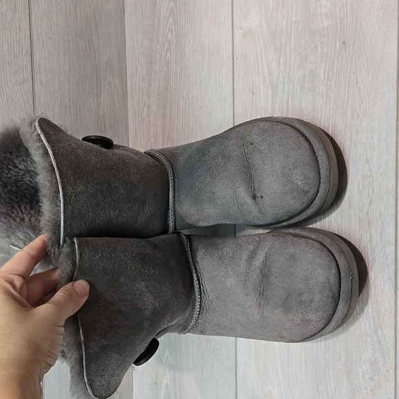 Ugg Australia Women 5803 Leather Sheepskin Bailey button II boots shoes sz 6 - Picture 5 of 15